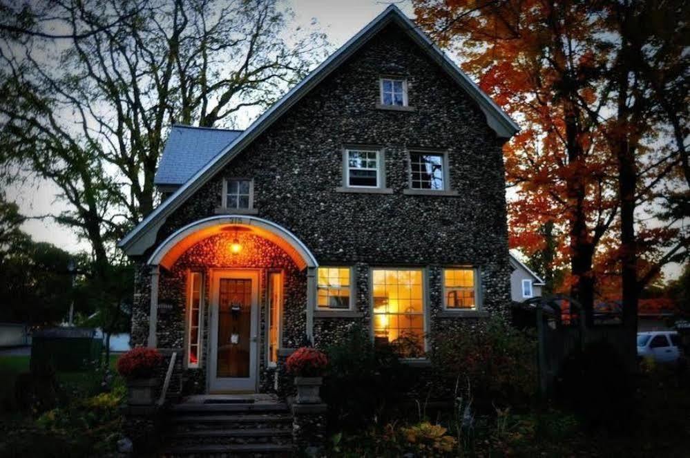 Aberdeen Stone Cottage B&B Traverse City Kültér fotó