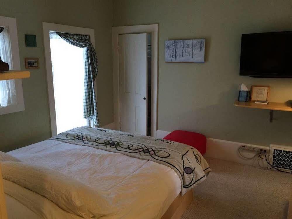 Aberdeen Stone Cottage B&B Traverse City Kültér fotó