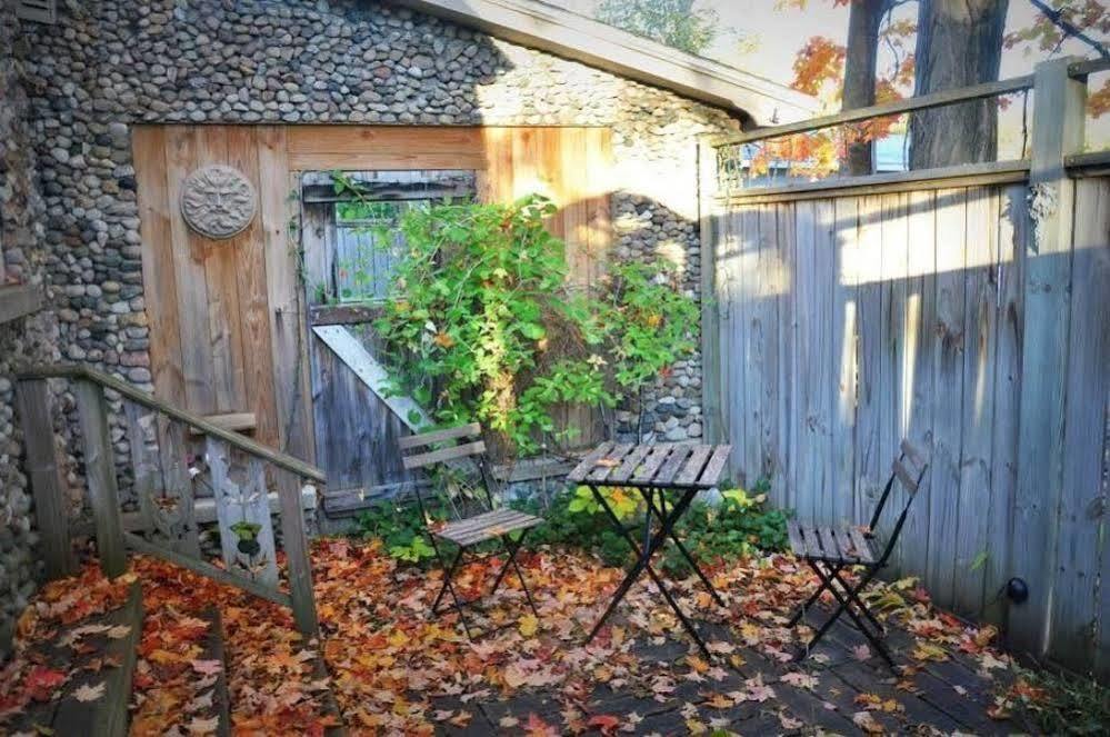 Aberdeen Stone Cottage B&B Traverse City Kültér fotó